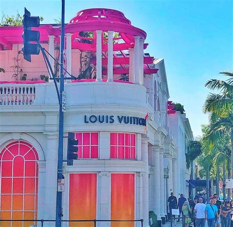 louis vuitton rodeo drive hours